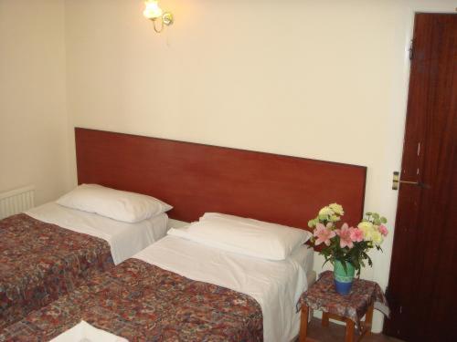 Regency Court Hotel London Room photo